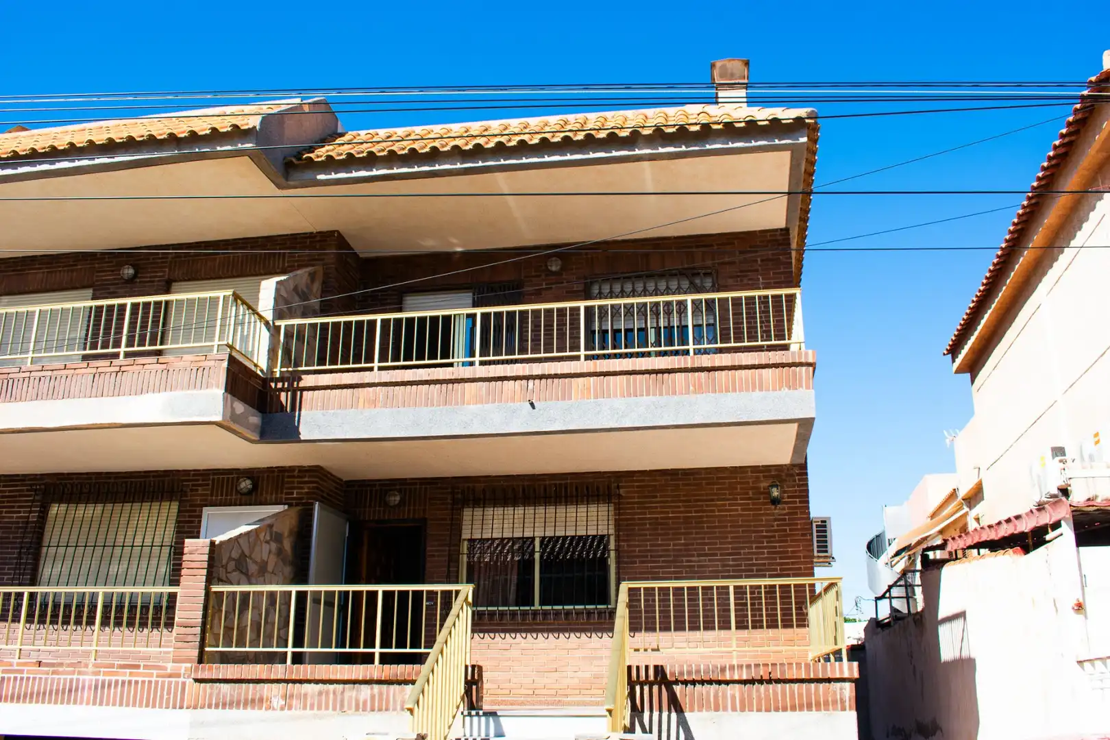 Vista exterior de Casa adosada en venda en Pilar de la Horadada amb Calefacció, Terrassa i Traster