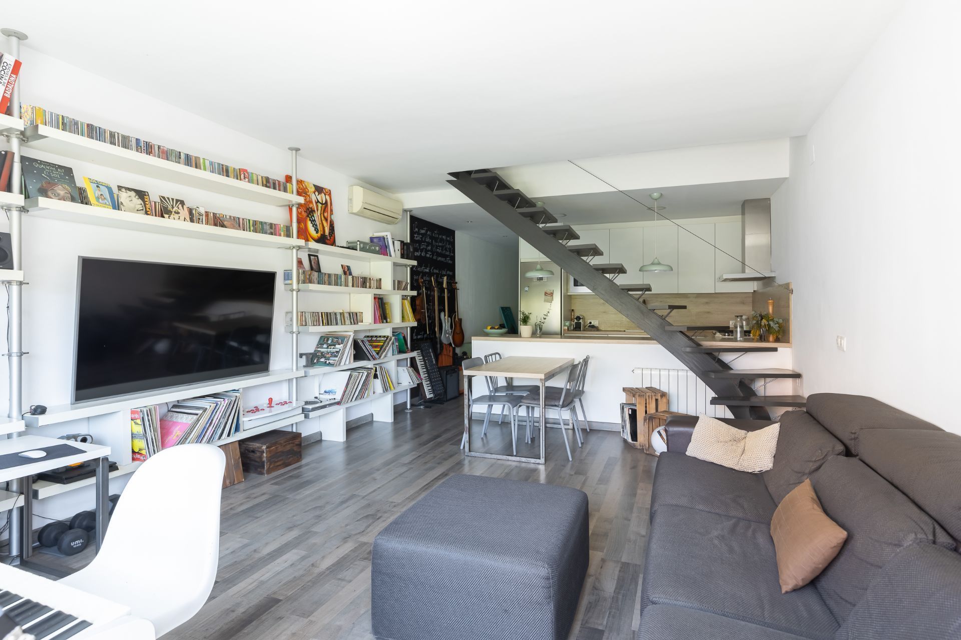 Living room of Duplex for sale in Badalona  with Air Conditioner and Heating