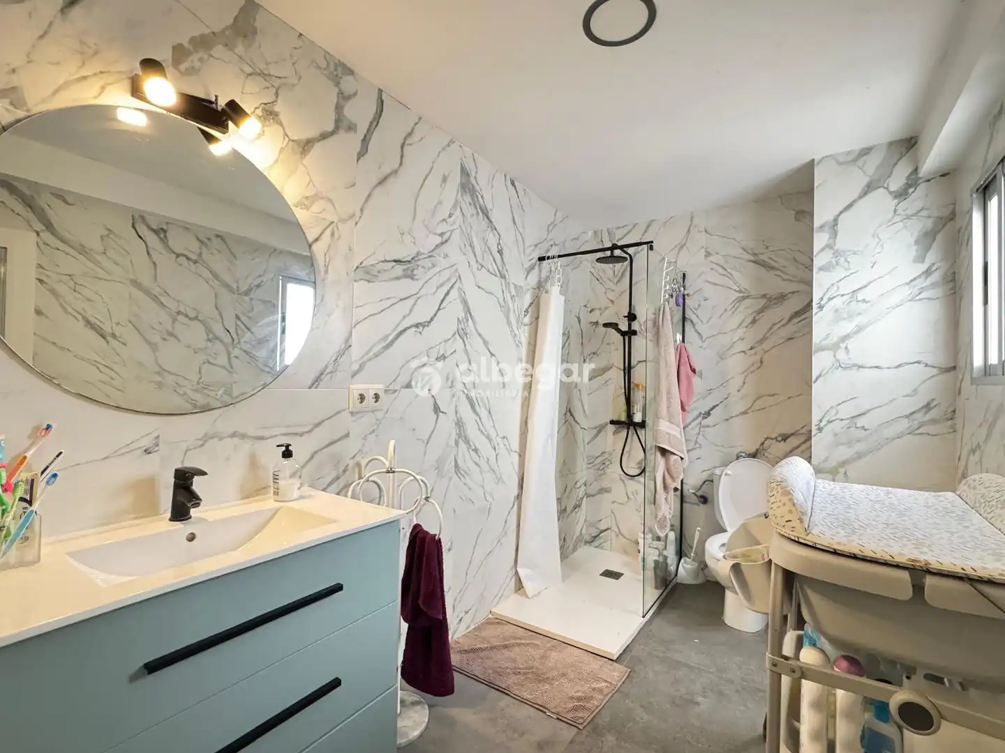 Bathroom of Flat for sale in Paiporta  with Terrace and Furnished