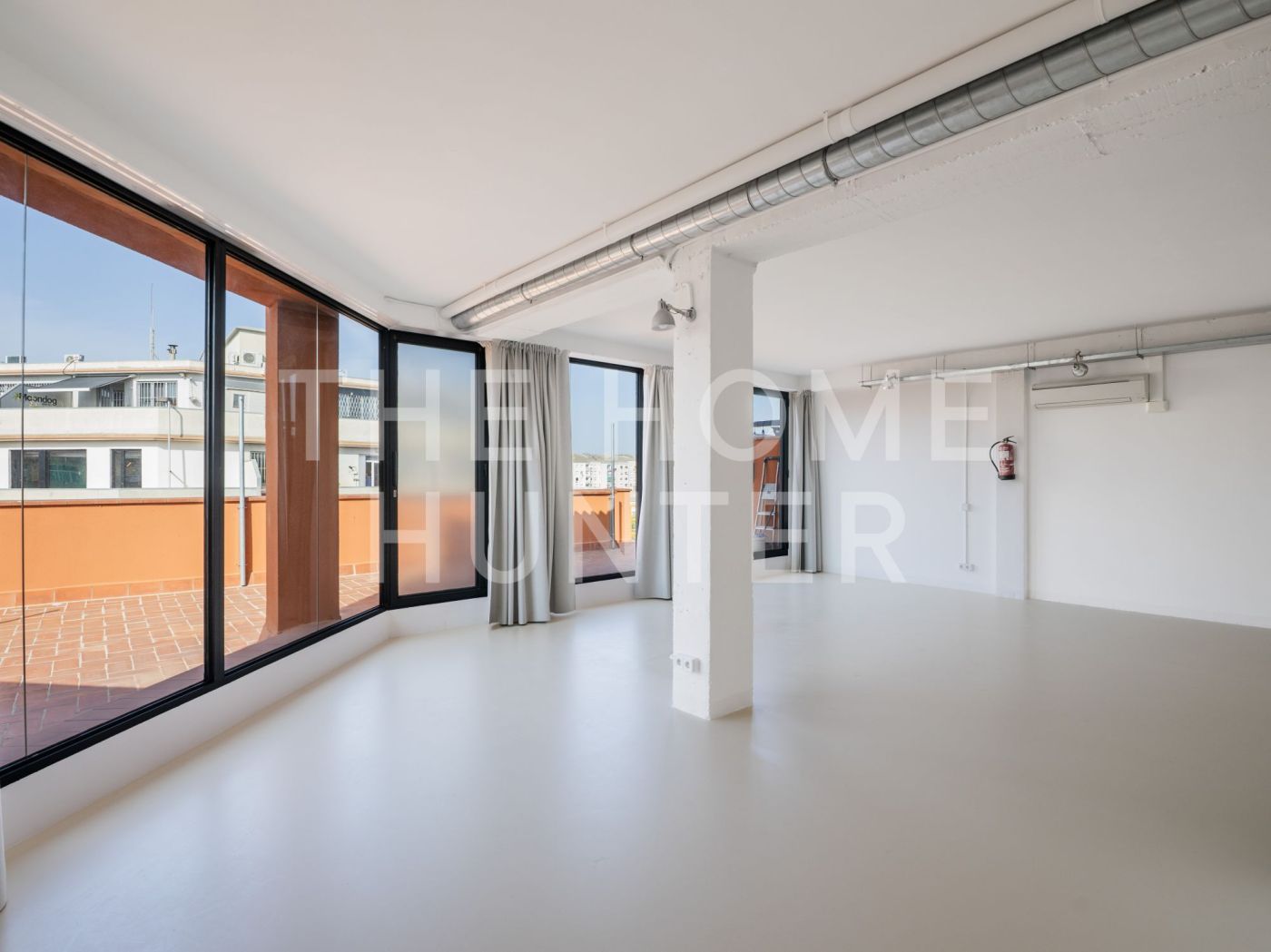 Loft to rent in  Barcelona Capital  with Air Conditioner, Heating and Terrace