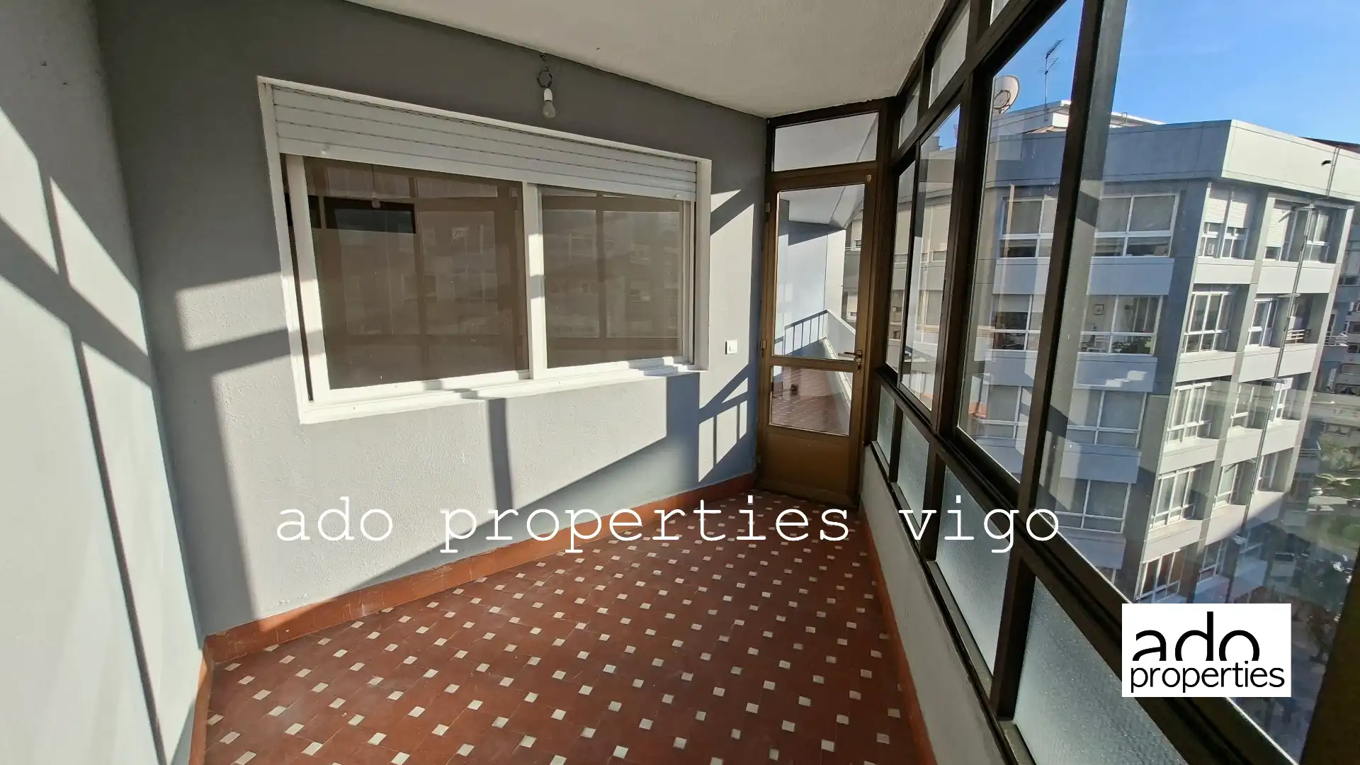 Piso en venta en Vigo  con Terraza y Trastero
