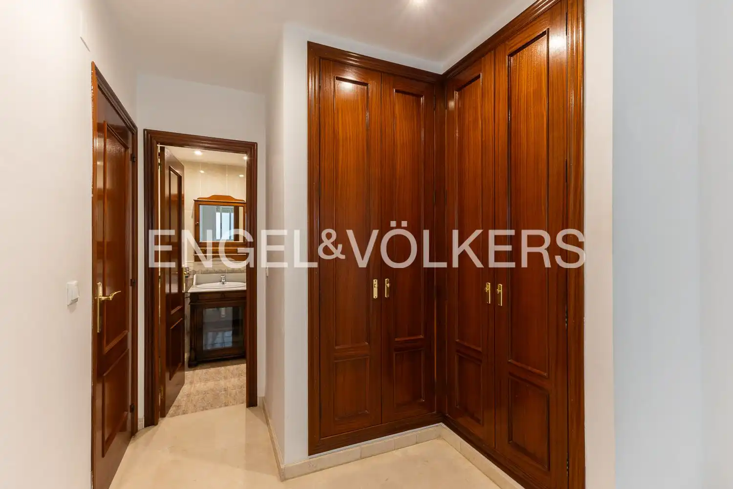 Piso de alquiler en Valencia con Aire acondicionado, Calefacción y Trastero