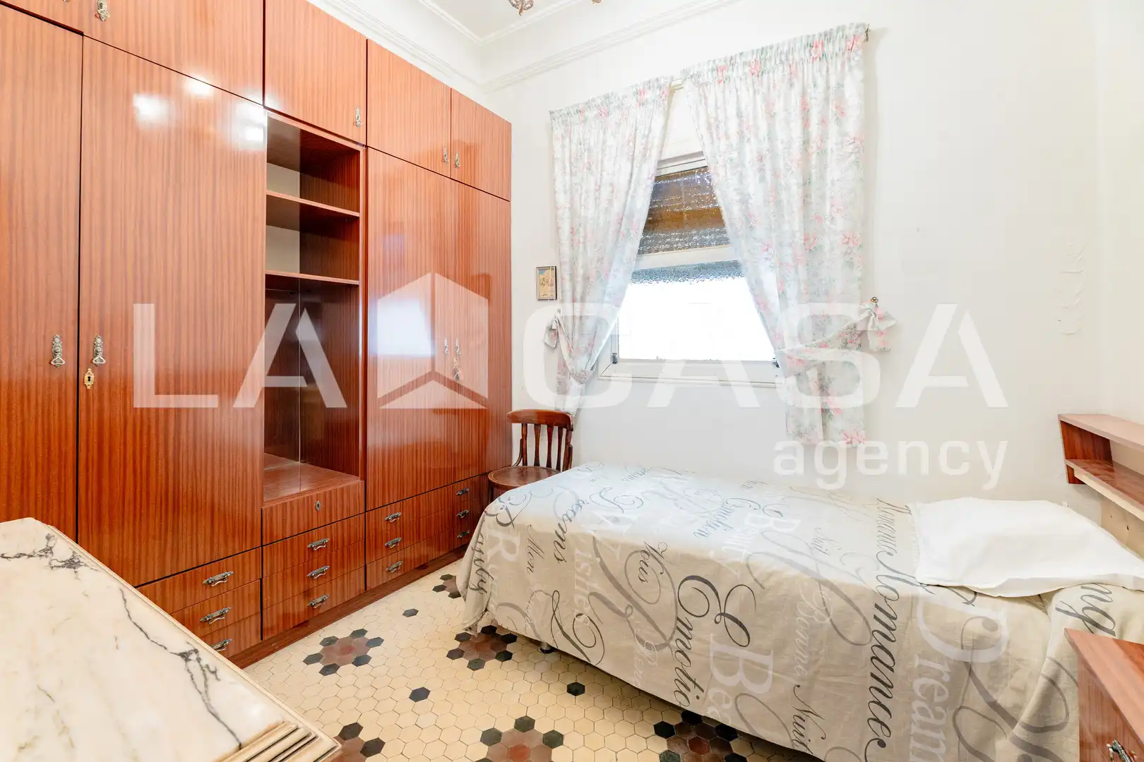 Bedroom of Flat for sale in Valencia  with Heating and Balcony