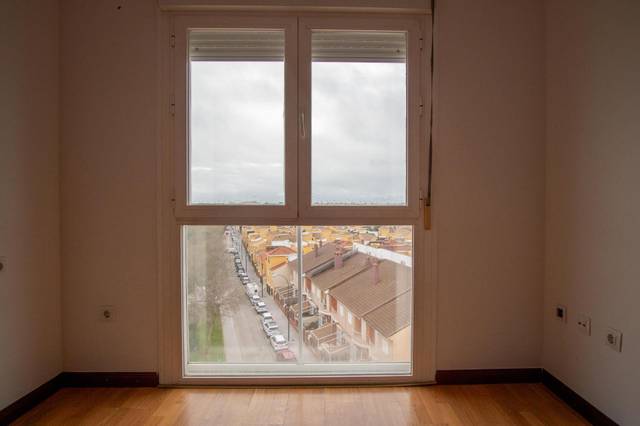 Piso en Venta en Calle VOLUNTARIOS REALISTAS en Cobreros Viejo