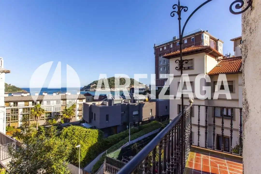 Vista exterior de Casa o chalet en venta en Donostia - San Sebastián  con Calefacción, Jardín privado y Terraza