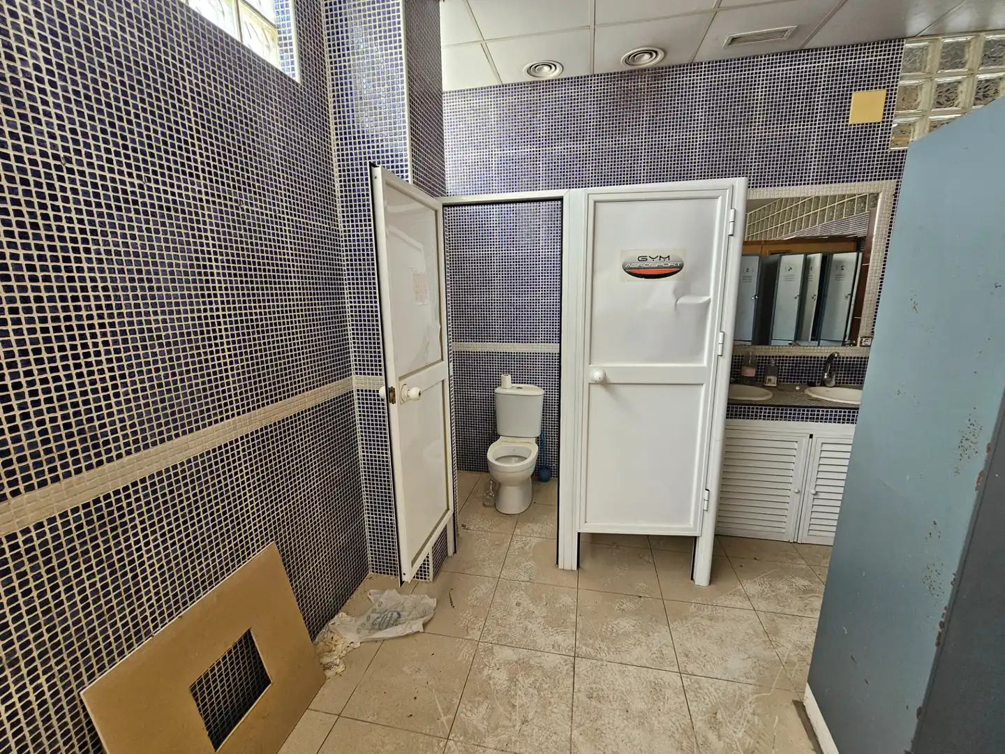 Local de alquiler en Calle Andrés Molina Moles, 26, La Algaba