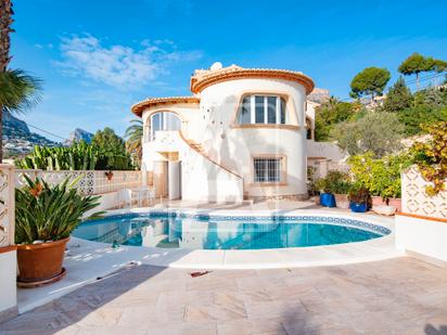 Vista exterior de Casa o xalet en venda en Calpe / Calp amb Aire condicionat, Calefacció i Jardí privat