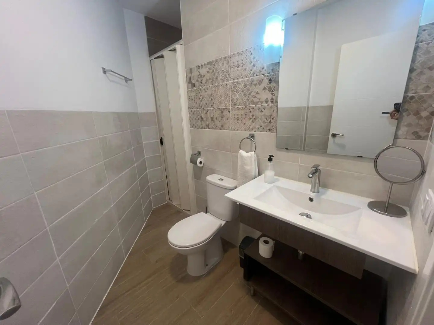 Baño de Piso de alquiler en Sevilla con Aire acondicionado y Calefacción
