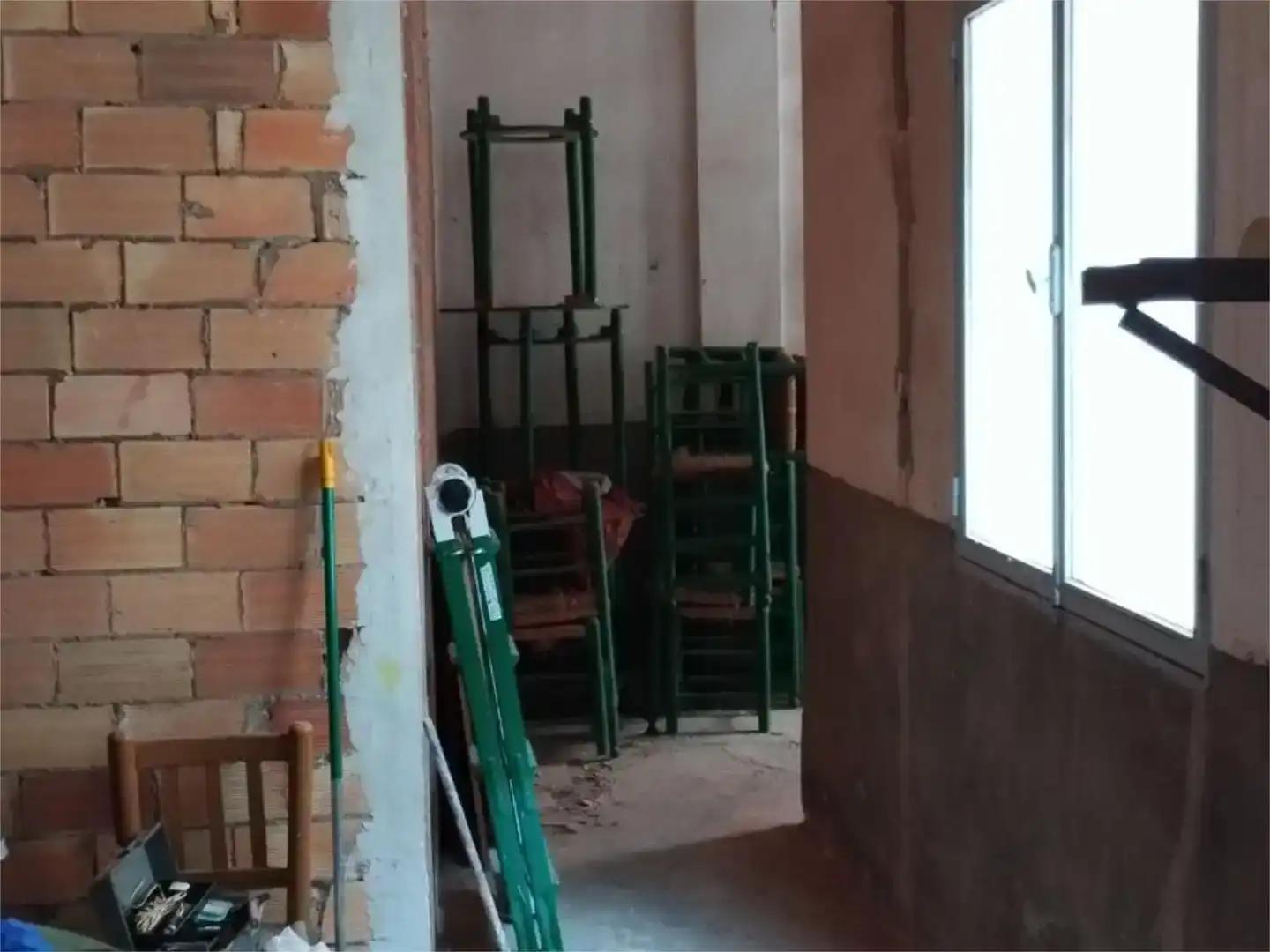 Local en venta en Casas-Ibáñez