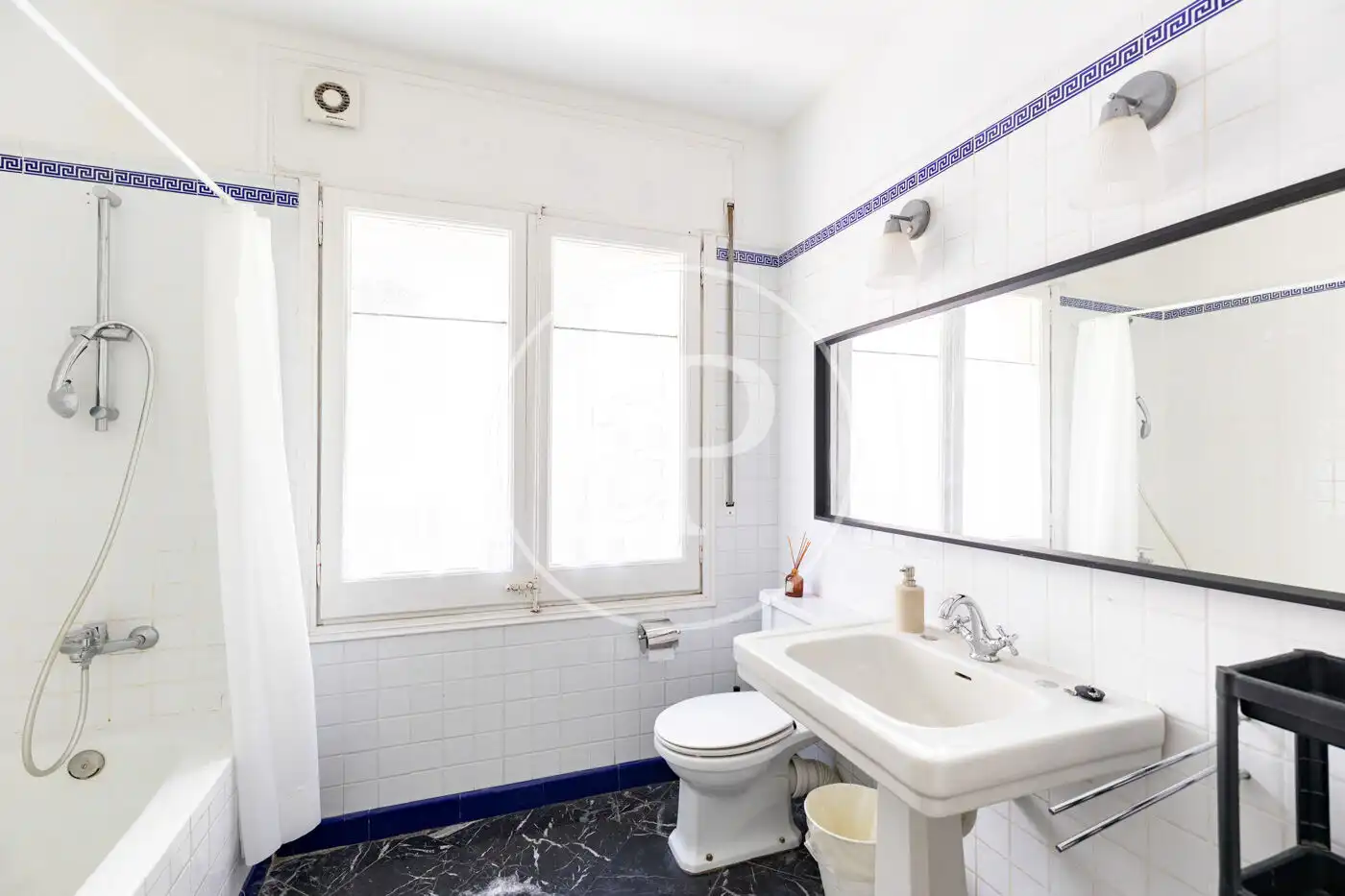 Baño de Piso en venta en Barcelona con Aire acondicionado, Calefacción y Terraza