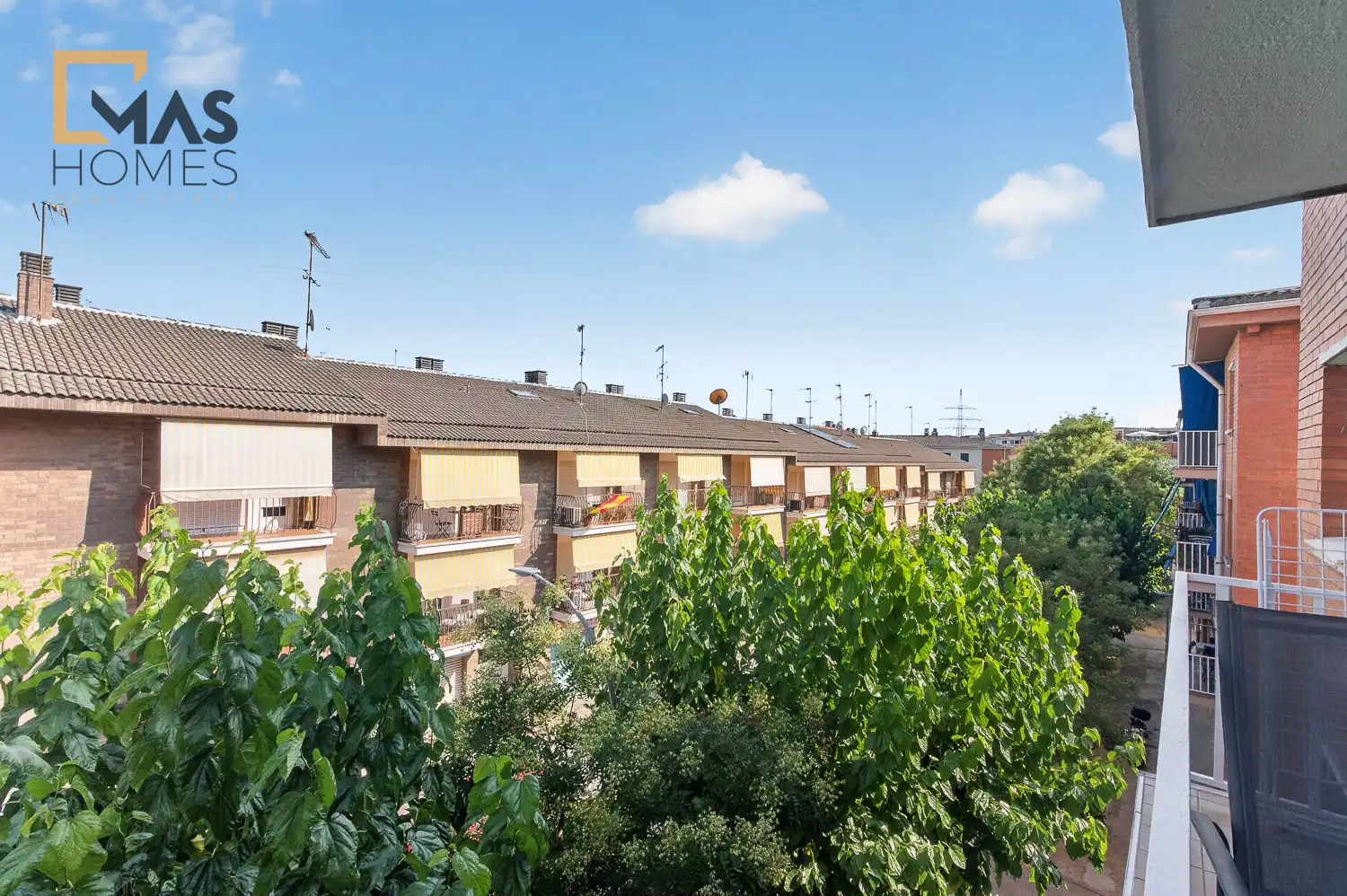 Vista exterior de Piso en venta en Terrassa con Terraza