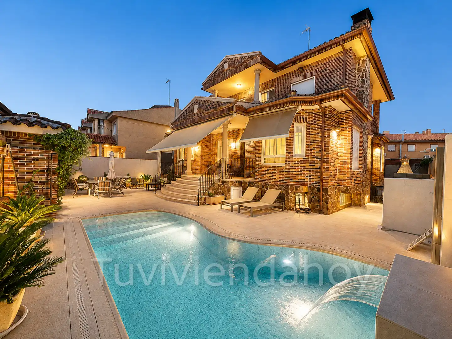 Schwimmbecken von Haus oder Chalet zum Verkauf in Ocaña mit Möbliert