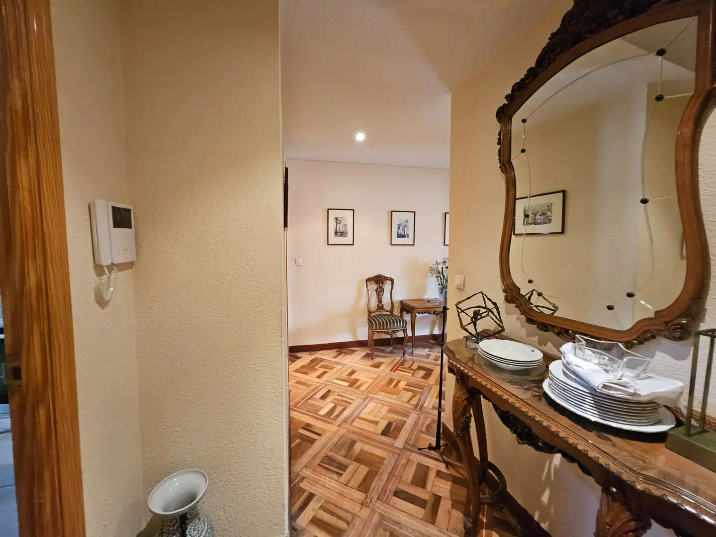 Flat for rent in Madrid  with Air Conditioner, Heating and Furnished