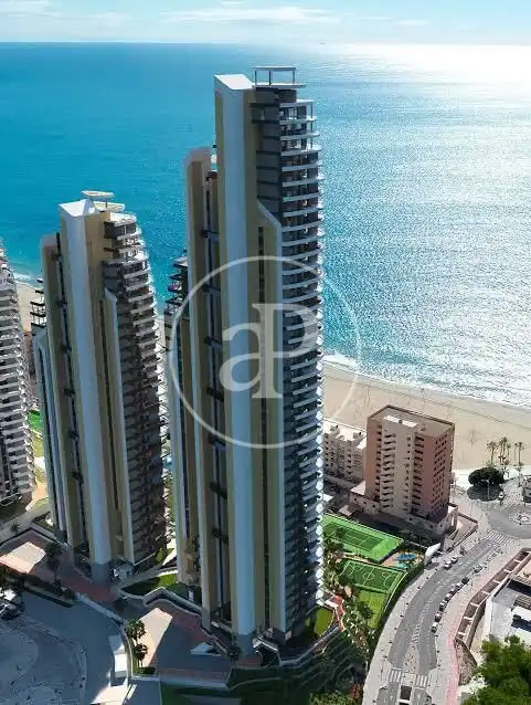 Vista exterior de Piso en venta en Benidorm con Aire acondicionado, Calefacción y Jardín privado