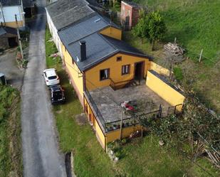 Vista exterior de Casa o xalet en venda en San Tirso de Abres amb Jardí privat, Terrassa i Traster