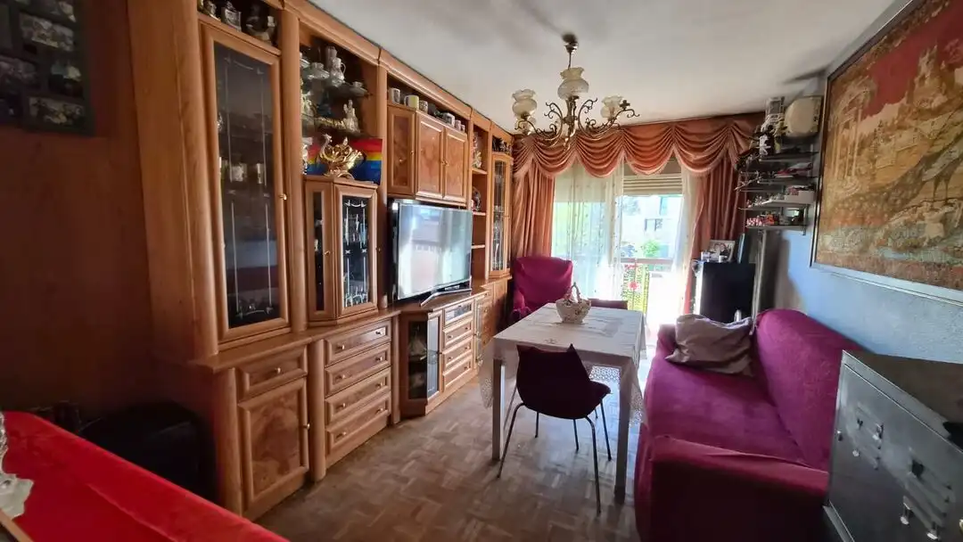 Living room of Flat for sale in Madrid  with Air Conditioner, Heating and Storage room