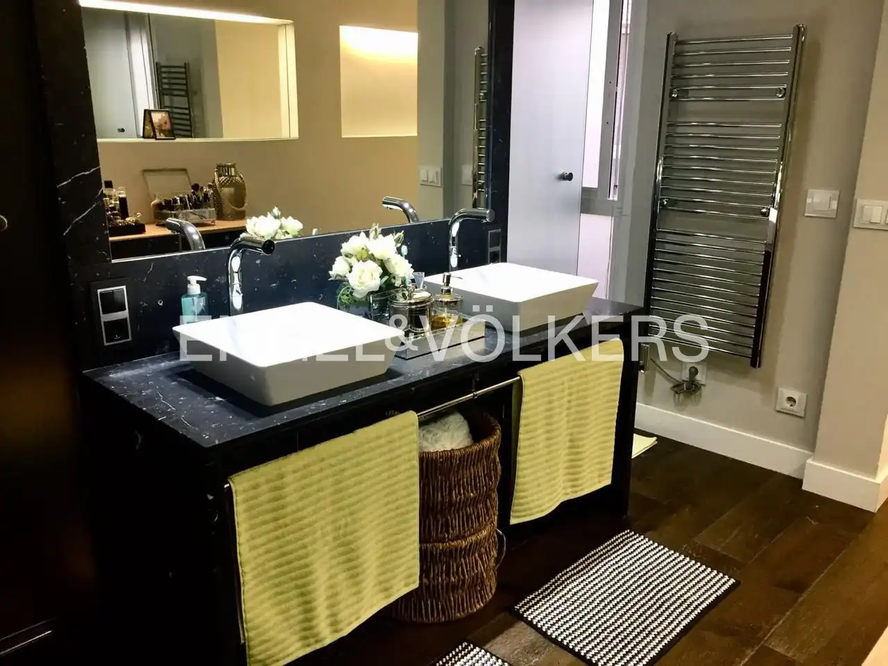Badezimmer von Wohnung zum Verkauf in Madrid mit Klimaanlage, Heizung und Parkett