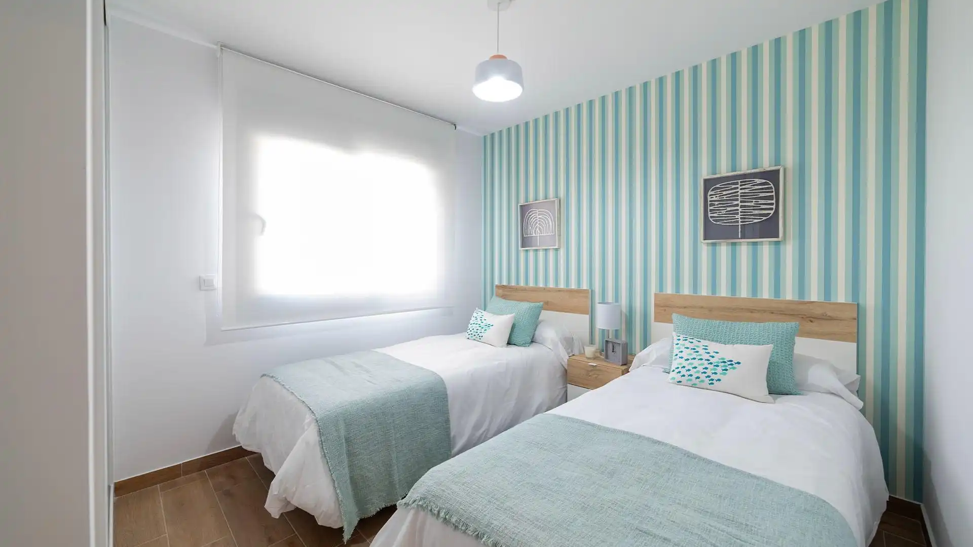 Schlafzimmer von Einfamilien-Reihenhaus zum Verkauf in Busot mit Privatgarten, Terrasse und Gemeinschaftspool