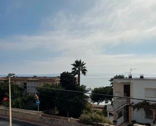 Vista exterior de Casa o xalet de lloguer en Santa Pola amb Aire condicionat, Jardí privat i Terrassa