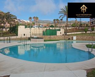 Piscina de Pis en venda en Torremolinos amb Aire condicionat, Jardí privat i Terrassa