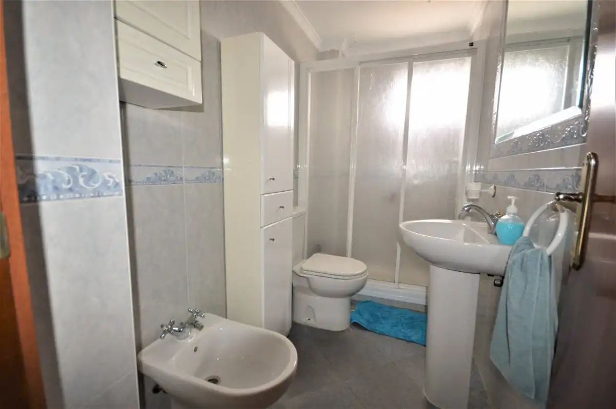 Badezimmer von Wohnung zum Verkauf in Jerez de la Frontera mit Möbliert