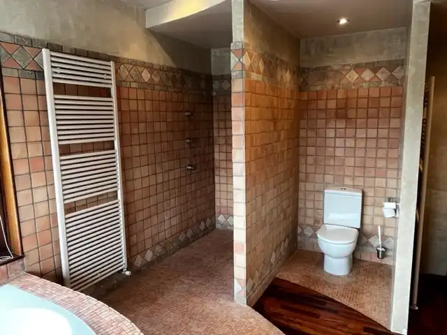 Baño de Casa o chalet en venta en Bescanó con Calefacción, Jardín privado y Parquet