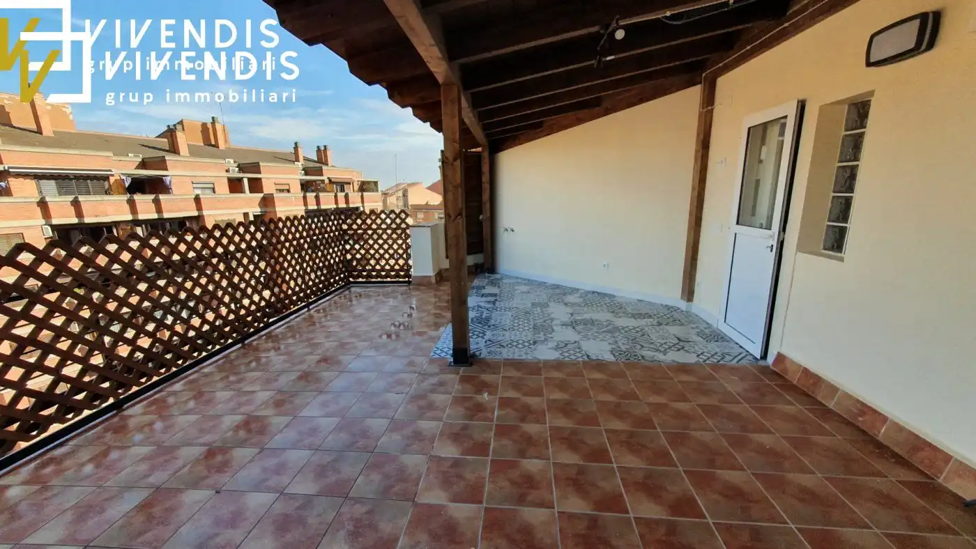 Terrace of Attic for rent in Lleida  with Air Conditioner, Heating and Parquet flooring