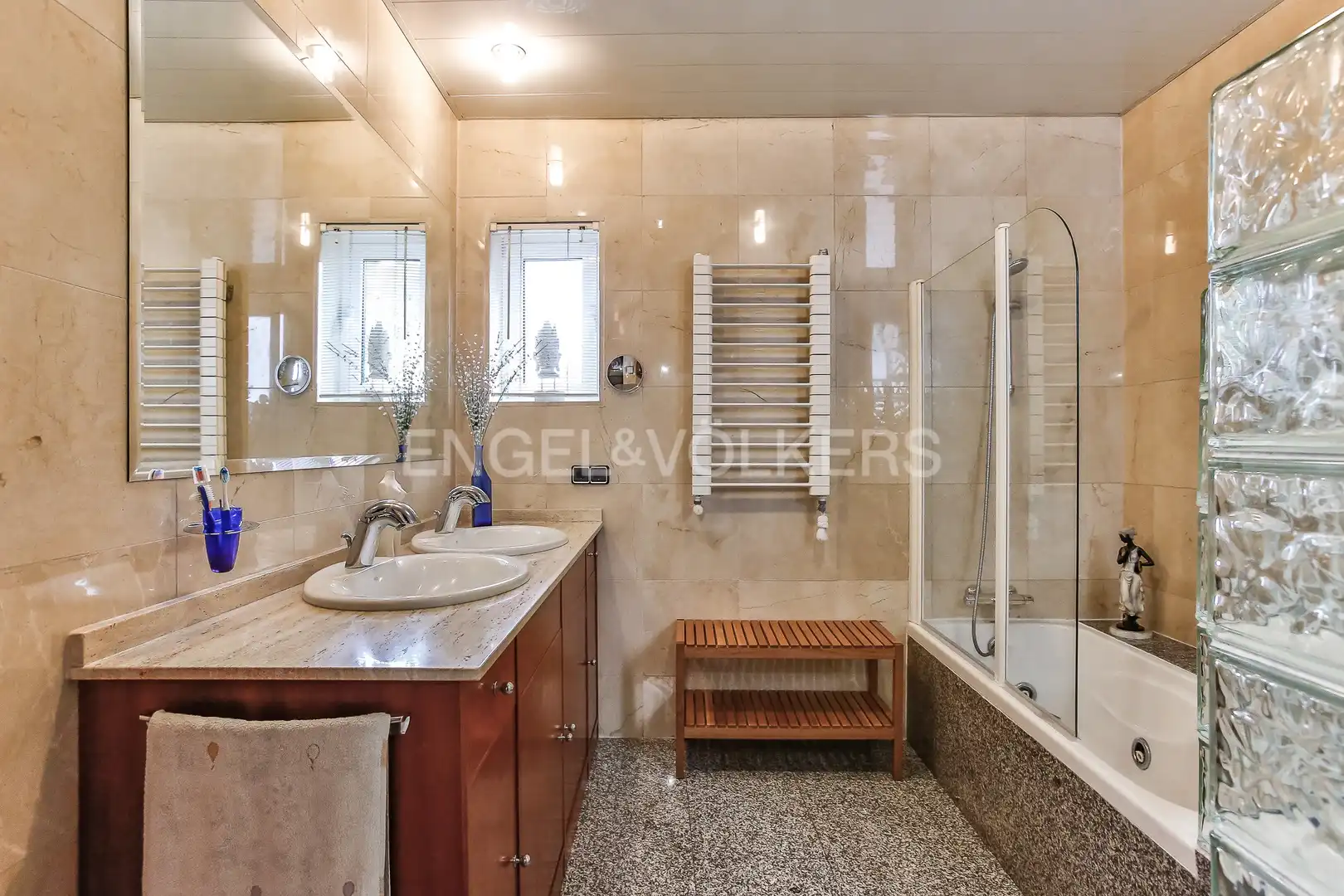 Baño de Casa o chalet en venta en Santa Coloma de Cervelló con Calefacción, Jardín privado y Parquet