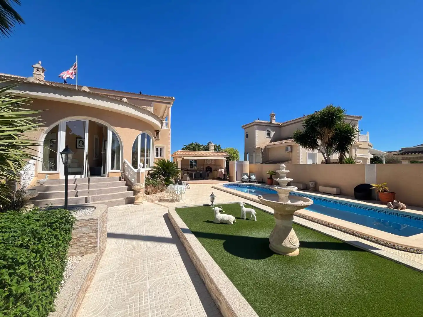 Villa mit Pool zum Verkauf in Ciudad Quesada