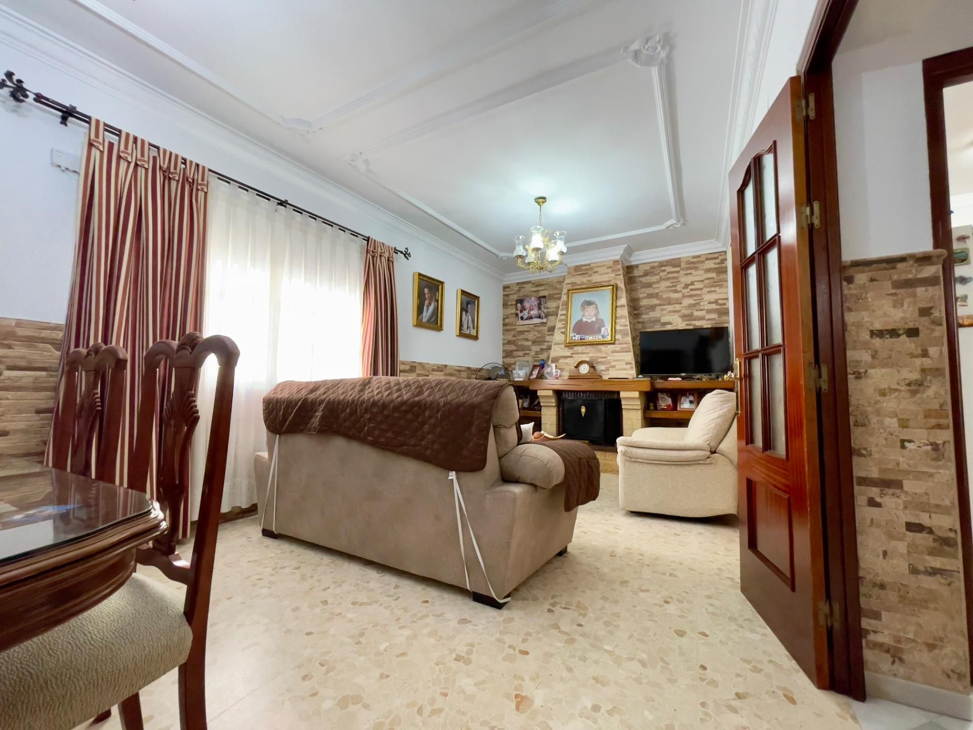 Sala d'estar de Casa o xalet en venda en Chiclana de la Frontera amb Terrassa