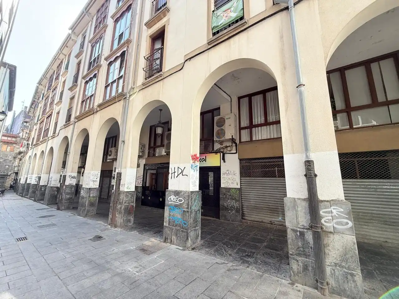 Außenansicht von Büro zum Verkauf in Castro-Urdiales mit Heizung