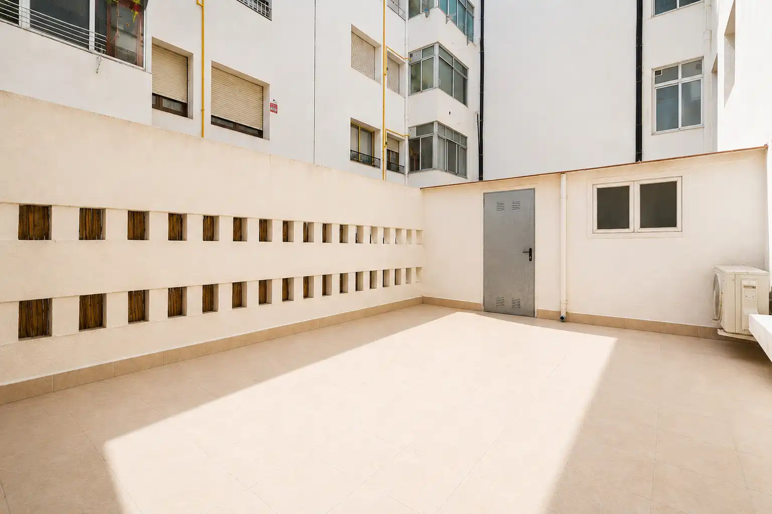 Vista exterior de Piso en venta en Reus con Aire acondicionado, Calefacción y Terraza