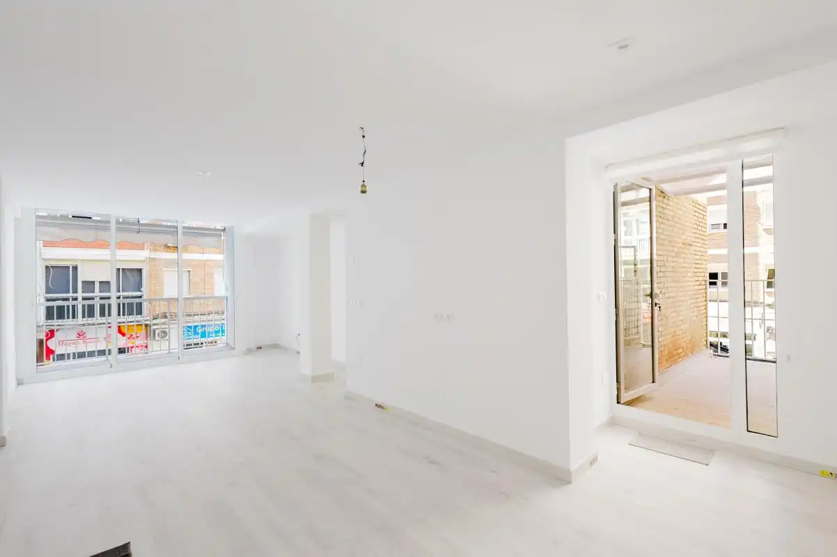 Piso en venta en Málaga con Calefacción, Terraza y Balcón