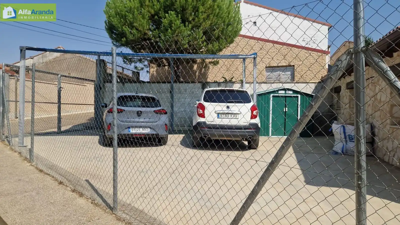 Parking of Houses for sale in Pedrosa de Duero