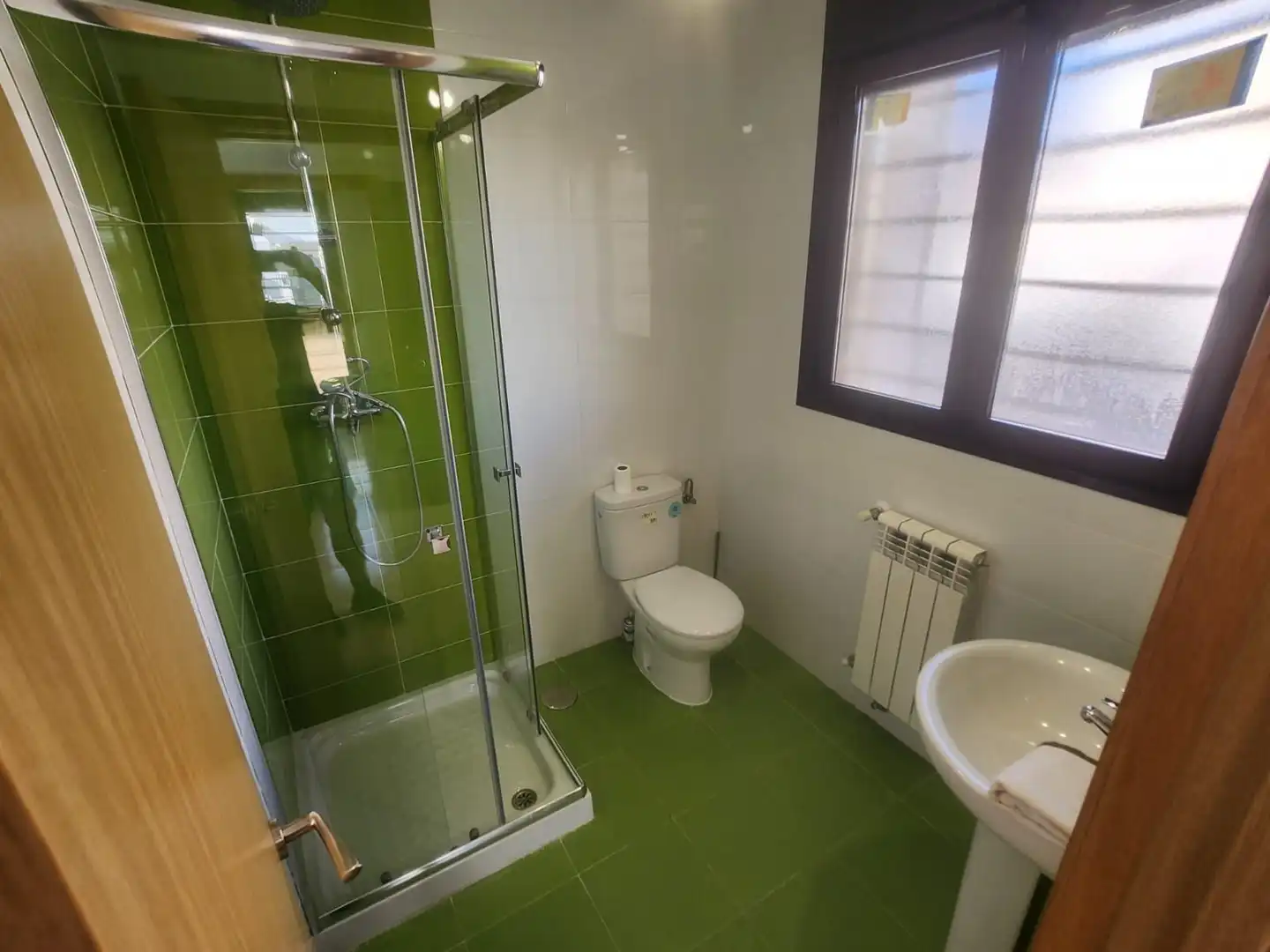 Bany de Casa o xalet en venda en Noez amb Terrassa i Traster