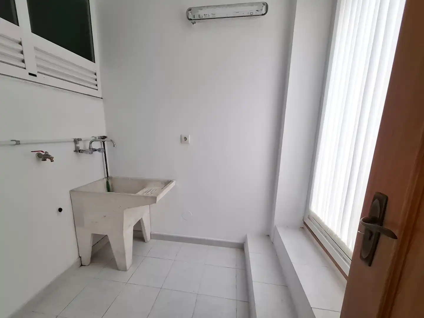 Badezimmer von Wohnung zum Verkauf in Viveiro mit Terrasse, Abstellraum und Balkon