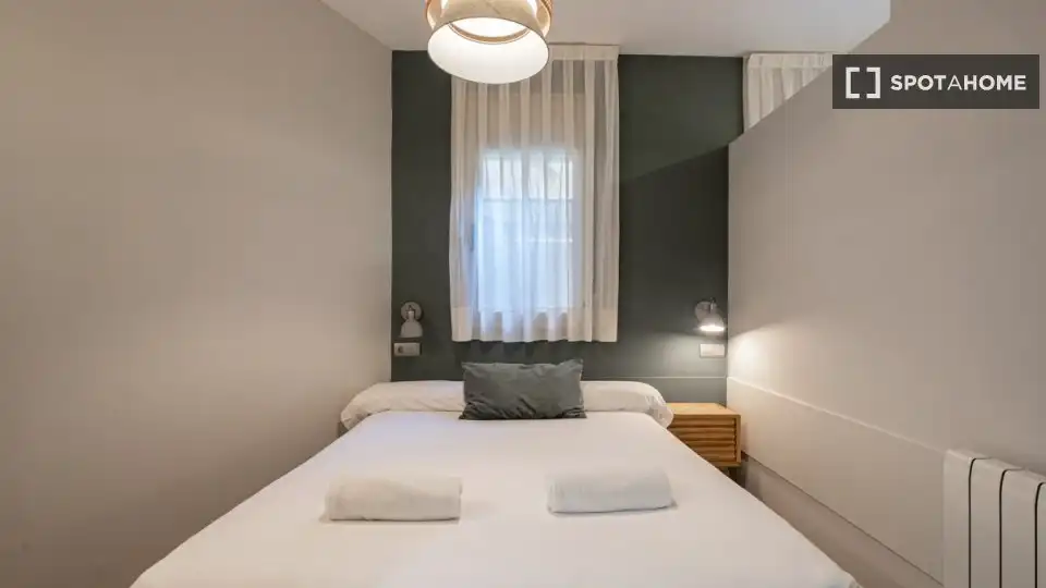 Bedroom of Flat for rent in Barcelona  with Air Conditioner, Heating and Furnished