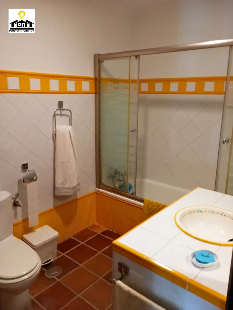 Baño de Casa o chalet en venta en Carmona con Aire acondicionado, Jardín privado y Terraza