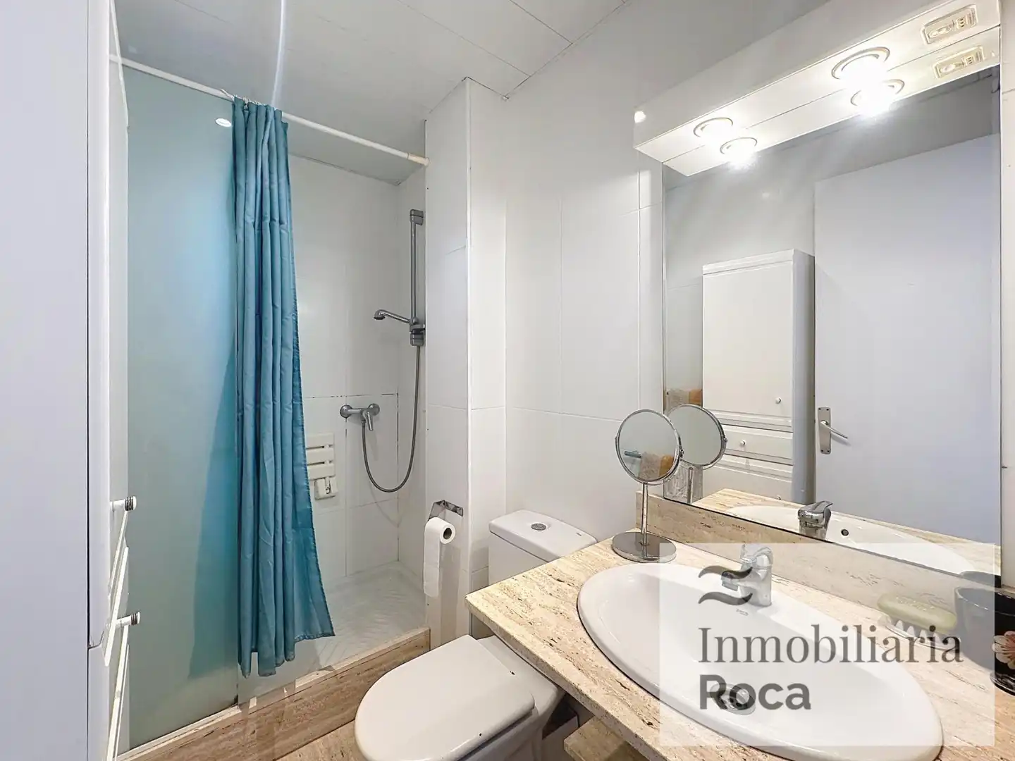 Dormitori de Apartament en venda en Barcelona amb Balcó