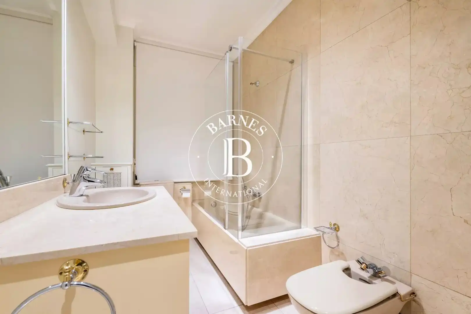 Bathroom of Flat for rent in Madrid  with Air Conditioner, Heating and Storage room