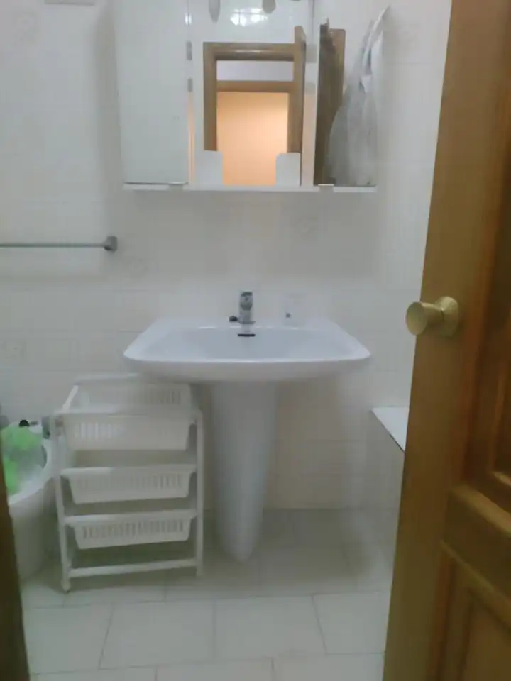Baño de Piso de alquiler en Santiago de Compostela  con Calefacción y Amueblado