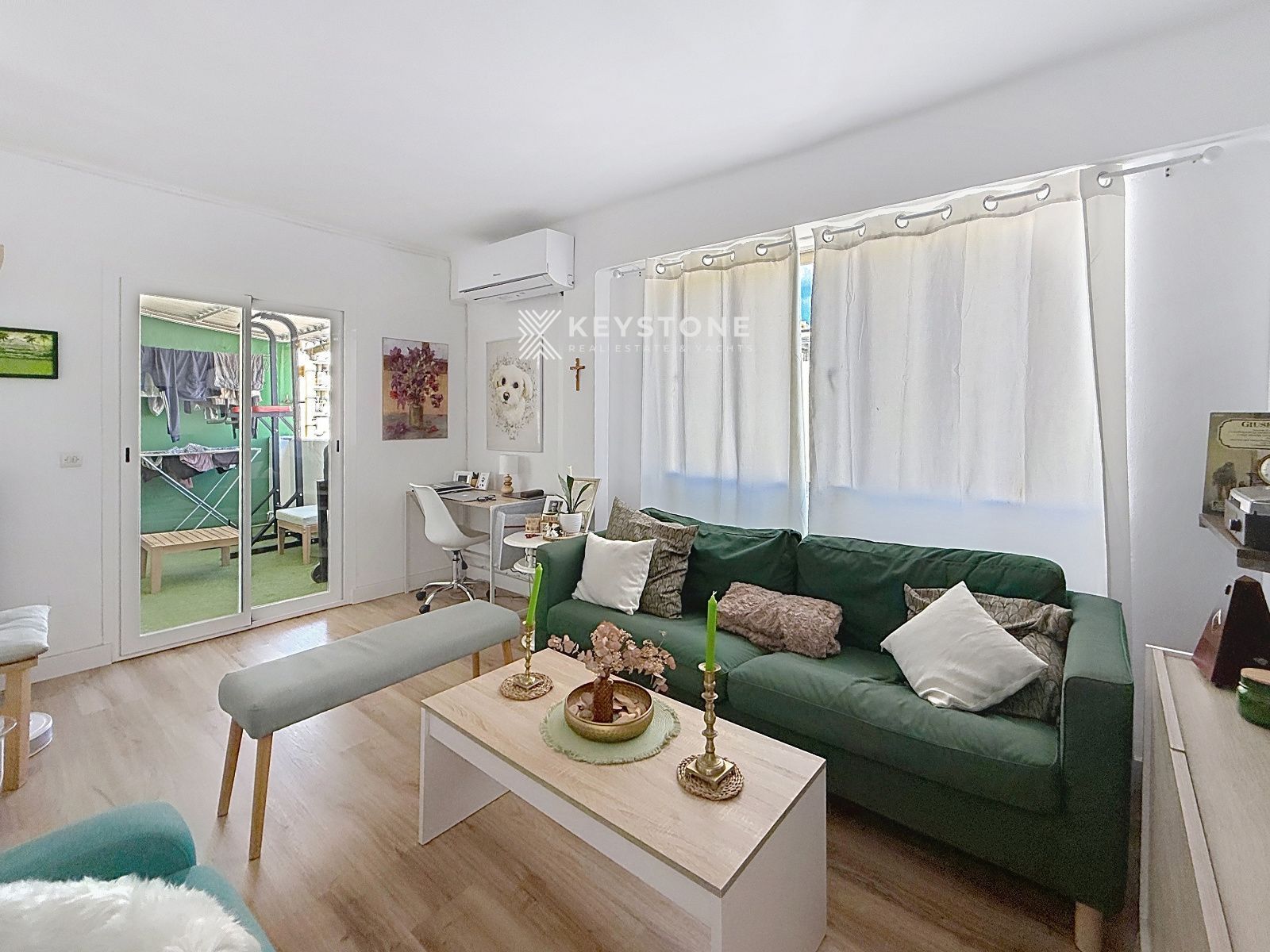 Sala d'estar de Àtic de lloguer en  Palma de Mallorca amb Aire condicionat i Moblat