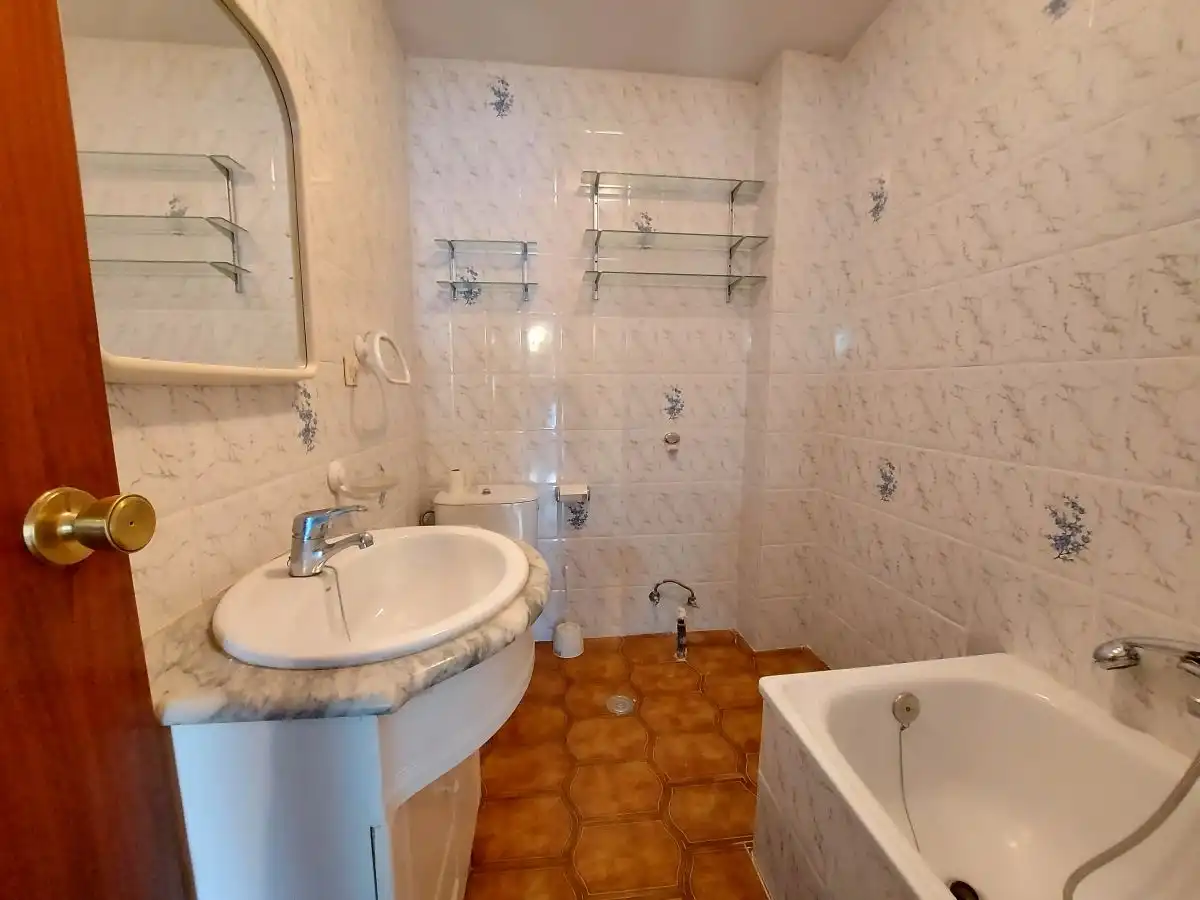 Badezimmer von Wohnung zum Verkauf in Baeza mit Heizung und Terrasse
