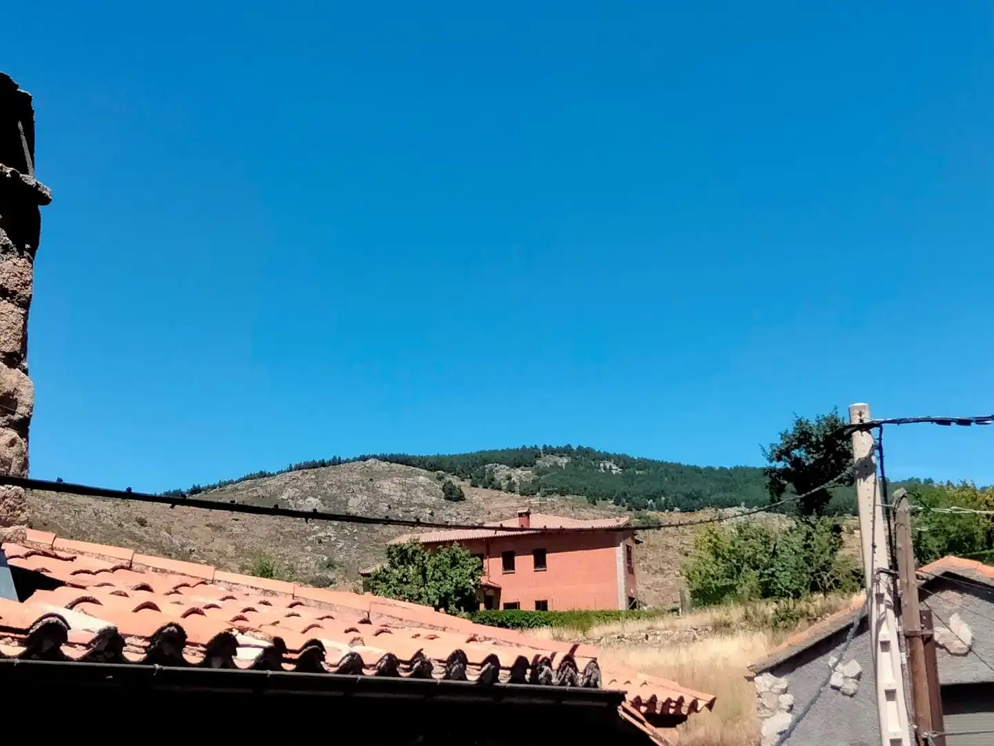 Vista exterior de Casa adosada en venta en Navacepedilla de Corneja con Calefacción y Trastero