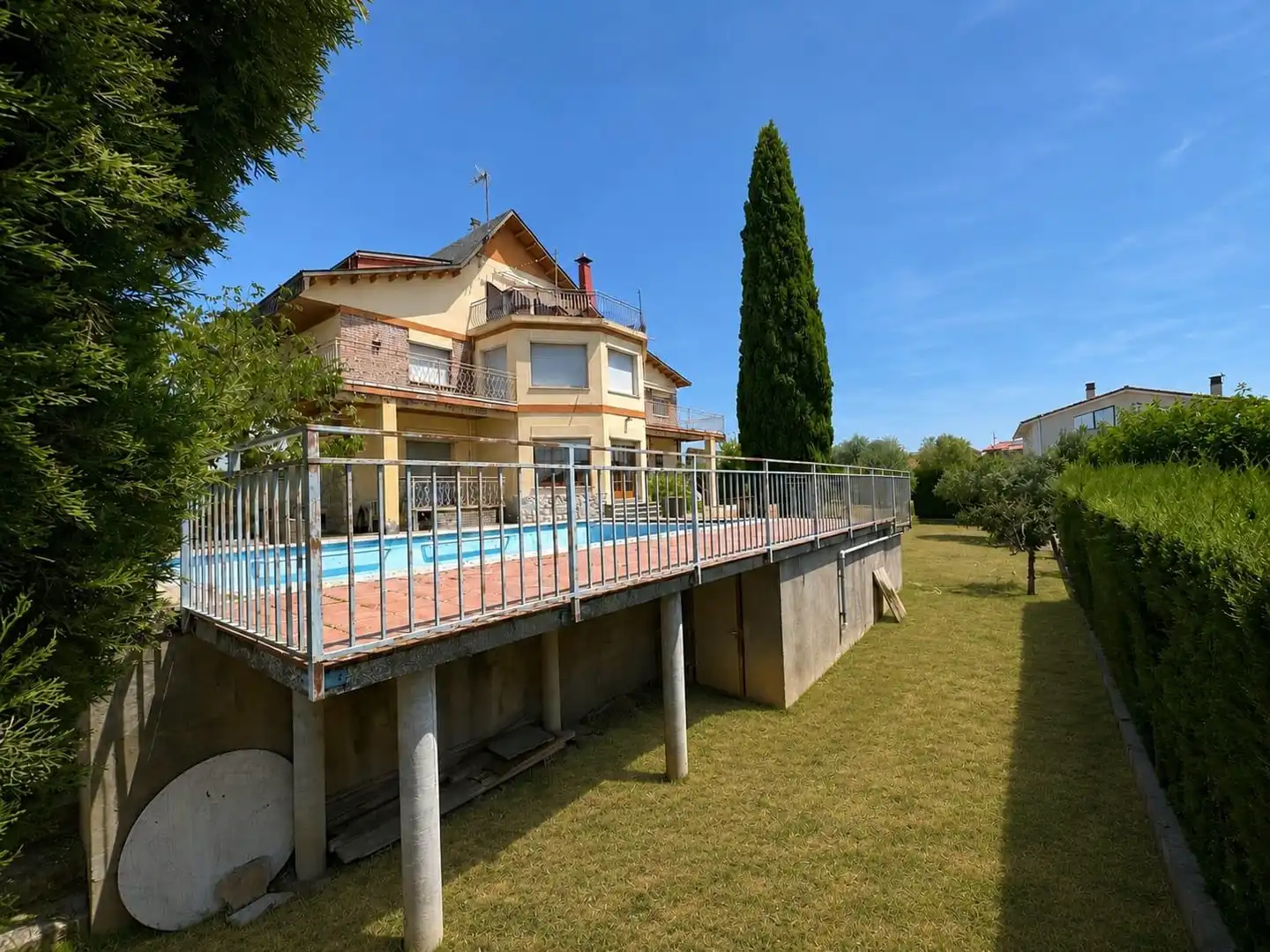 Piscina de Casa o xalet en venda en Cervera amb Calefacció, Jardí privat i Terrassa