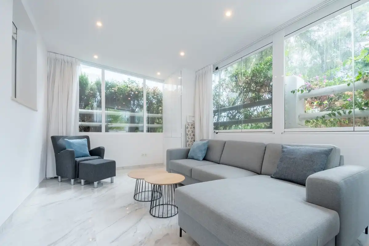 Living room of Ground floor for sale in Marbella  with Air Conditioner, Terrace and Storage room