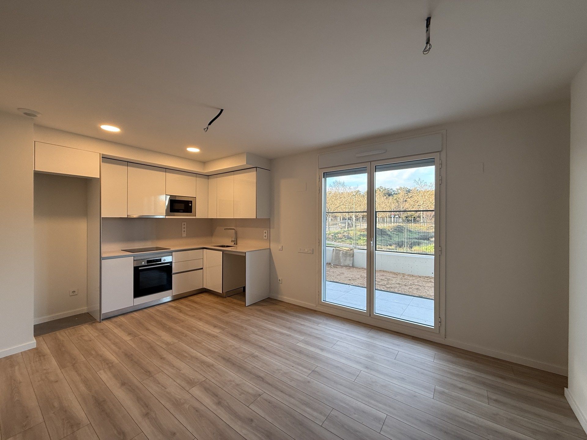 Cuina de Planta baixa de lloguer en Girona Capital amb Aire condicionat, Calefacció i Traster