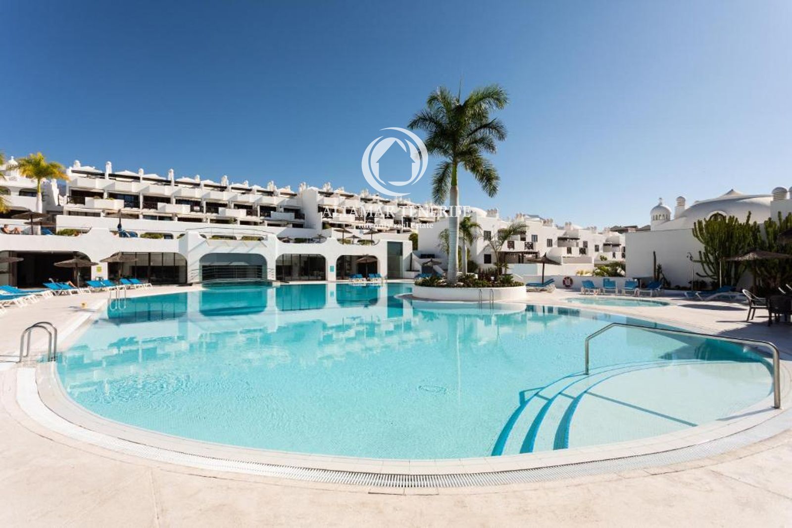 Exterior view of Apartment for sale in Adeje  with Air Conditioner, Terrace and Swimming Pool