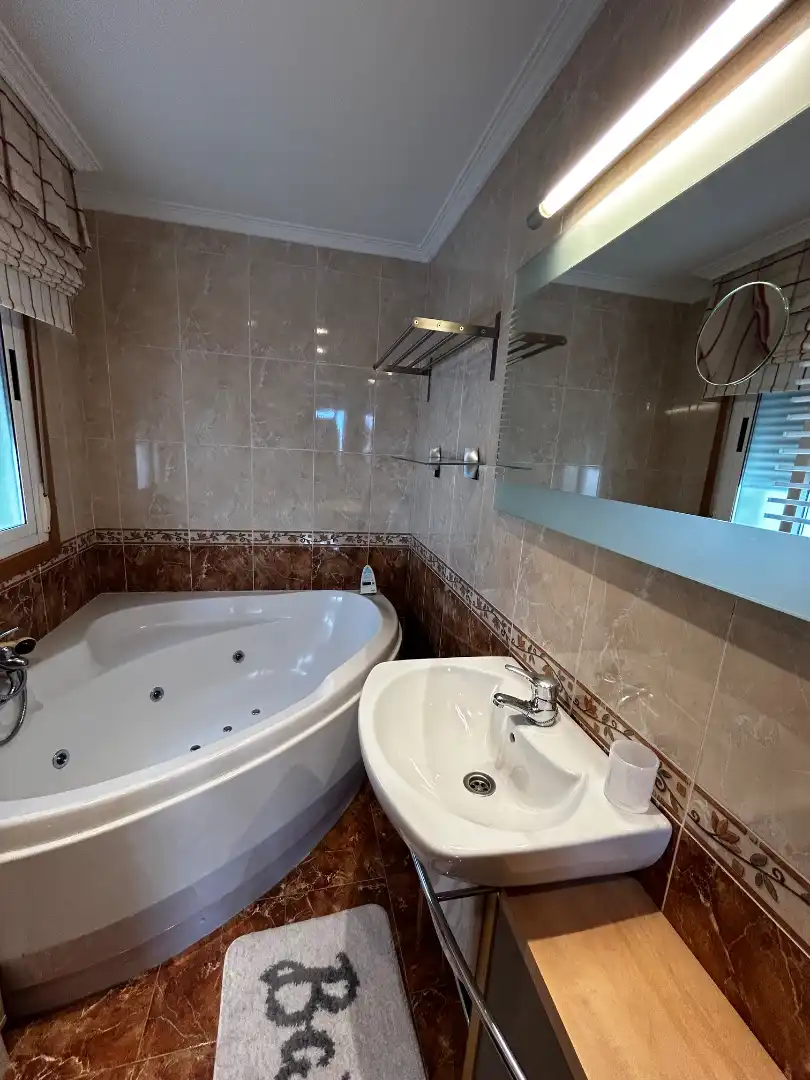 Bathroom of Duplexes for sale in Cambados  with Heating, Parquet flooring and Terrace