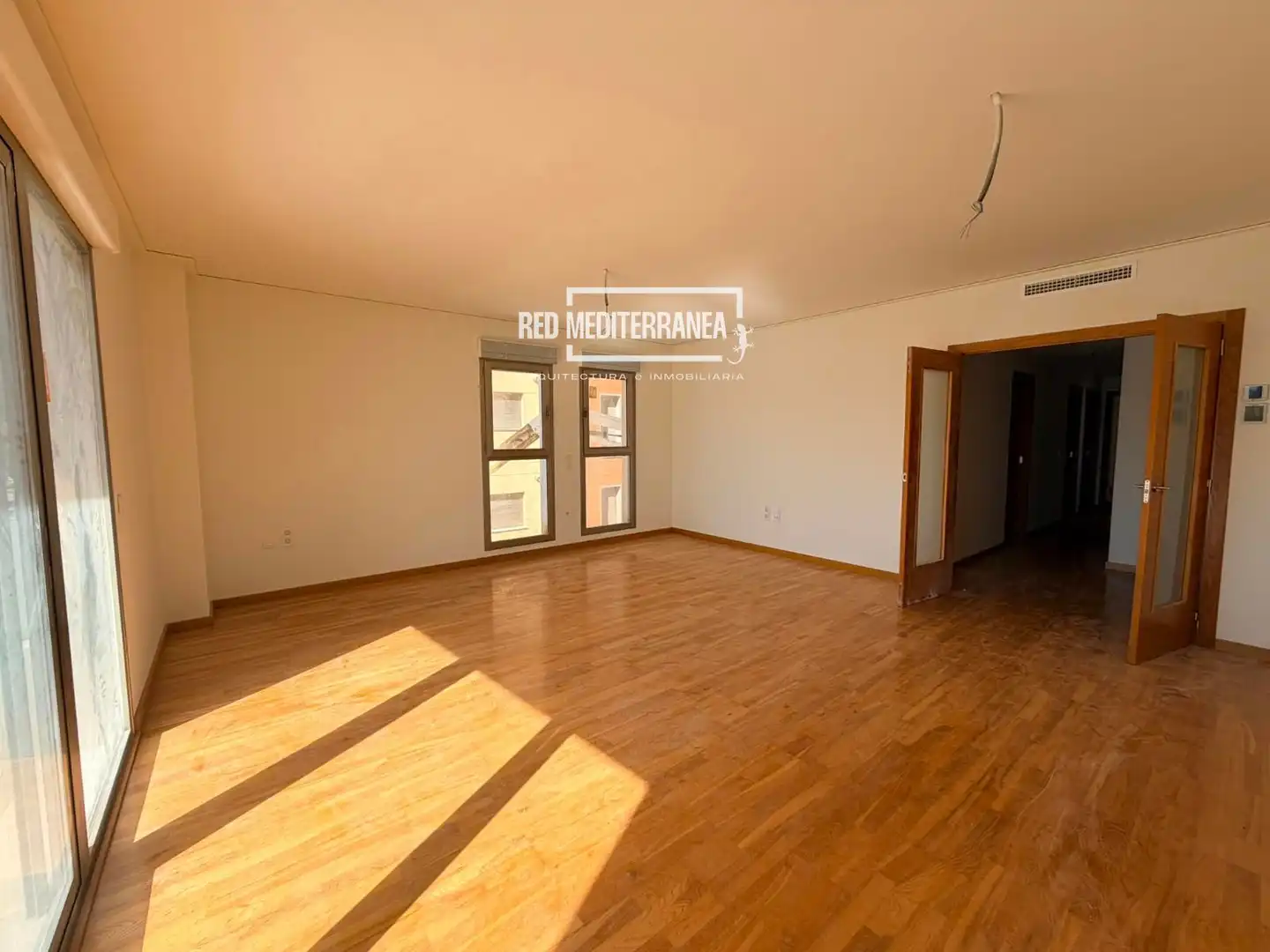 Flat with pool for sale in Germanías
